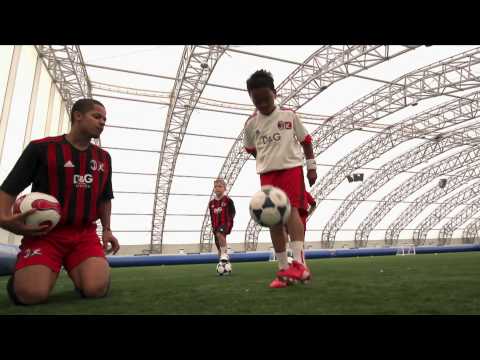 AC Milan Soccer Schools – Lesson 1 – kick Ups