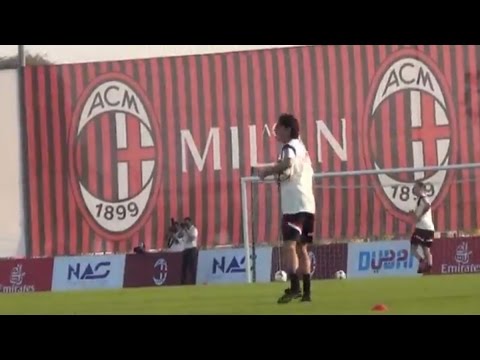 AC Milan for the Dubai Football Challenge 2014, Day One! | AC Milan Official