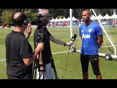 Breaking News –  Manchester United axe third of staff from US tour to save £500,000