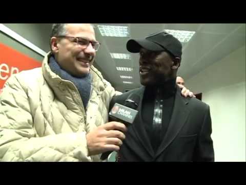 AC Milan | L'arrivo di Seedorf a San Siro (with subtitles)