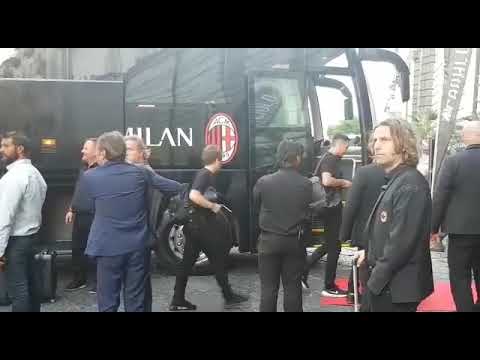 AC Milan team arriving in Napoli!